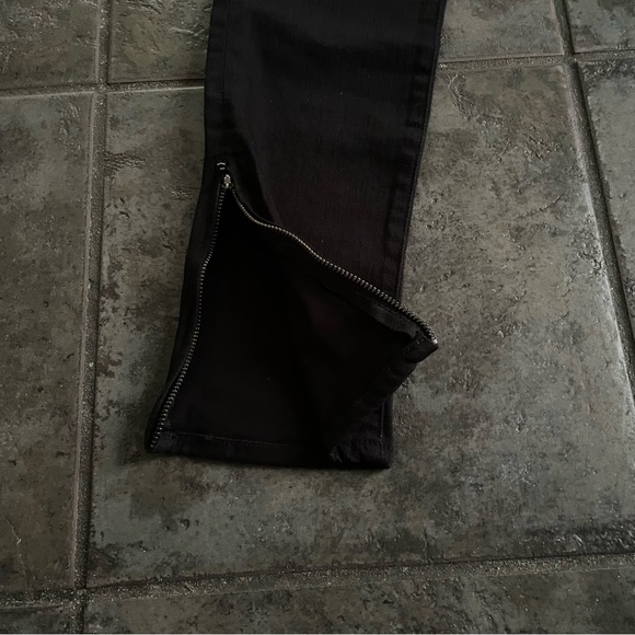 Uniqlo Women’s Black Jeans . Size 26 inch . New . Stylish - Picture 4 of 5